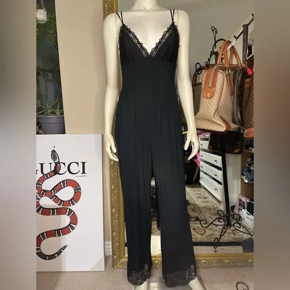 Victoria Secret Jumpsuit VS Very Sexy Daywear Sexy Intimates VS Loungewear 🆕 - Picture 3 of 16